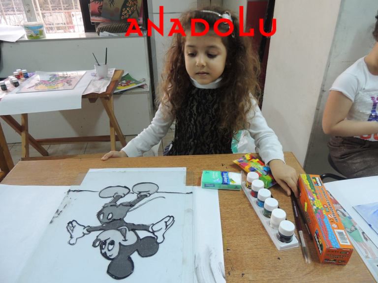 Çocuklar Resim Atölyesinde İzmir