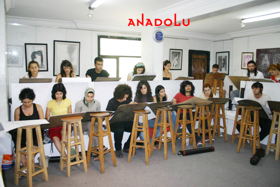 İzmir'de Anadolu Guzel Sanatlar Egitim Kurumlari