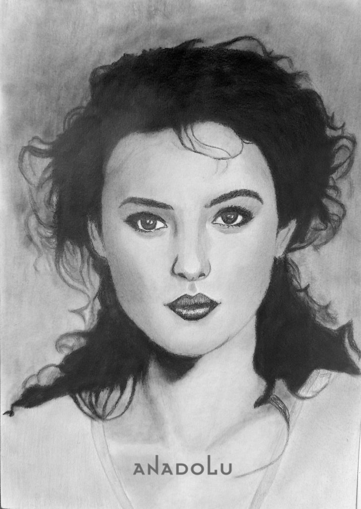 Karakalem Kadın Potre Çizimleri İzmir