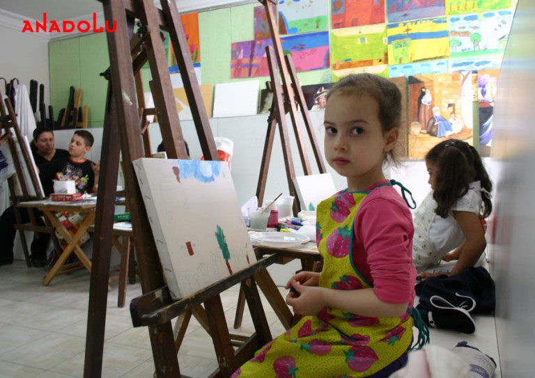 Yağlı Boya Çalışması Yapan Çocuklar İzmir