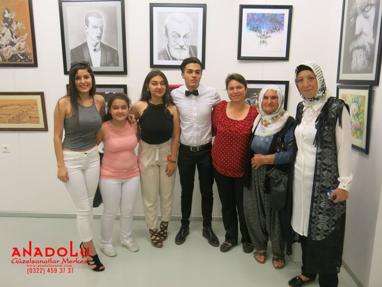 Anadolu Güzel Sanatlarda Kazanan Öğrencilerin Sergisi İzmir