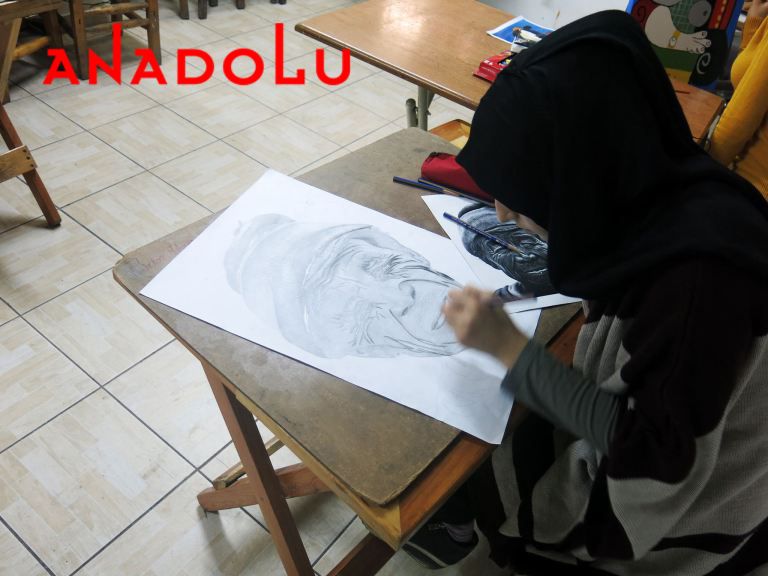 Karakalem Yaşlı Çizimi İzmir